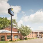 Days Inn & Suites Waterloo