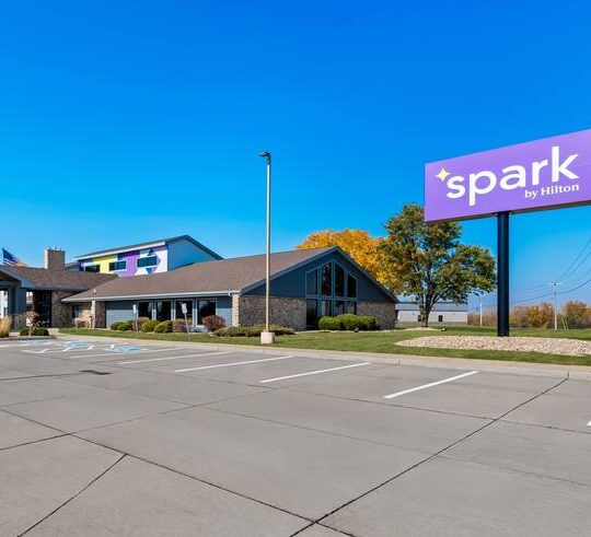 Spark by Hilton Cedar Falls, IA, 50613